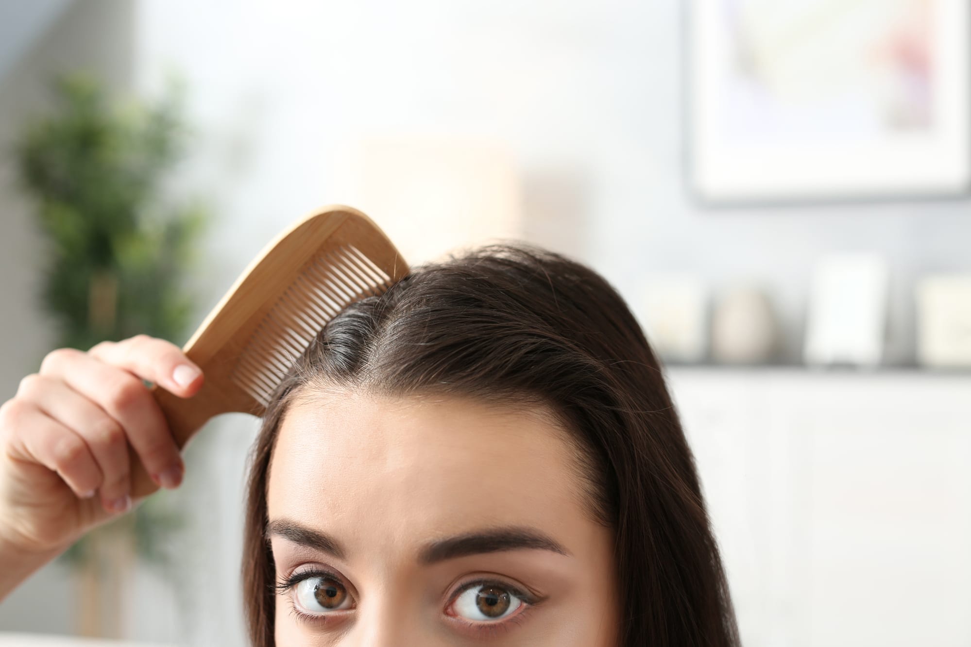 Por qué es importante exfoliar el cuero cabelludo y cómo