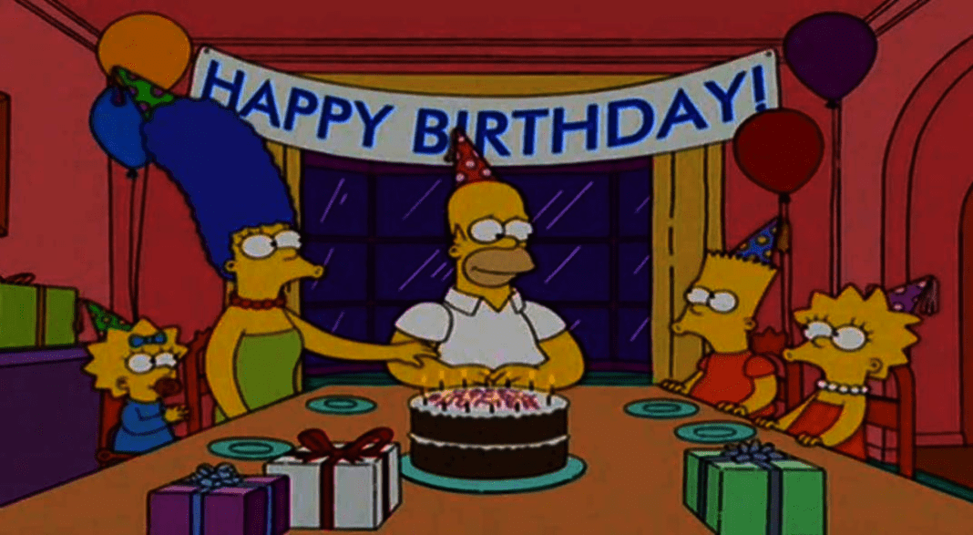  Homero Simpson festeja sus   años de edad