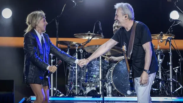 Ana Torroja como invitada especial en el concierto de Hombres G