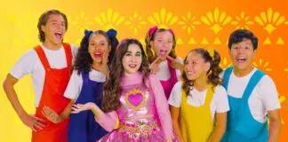 Así suena “Parangaricutirimícuaro”, lo nuevo de Lara Campos